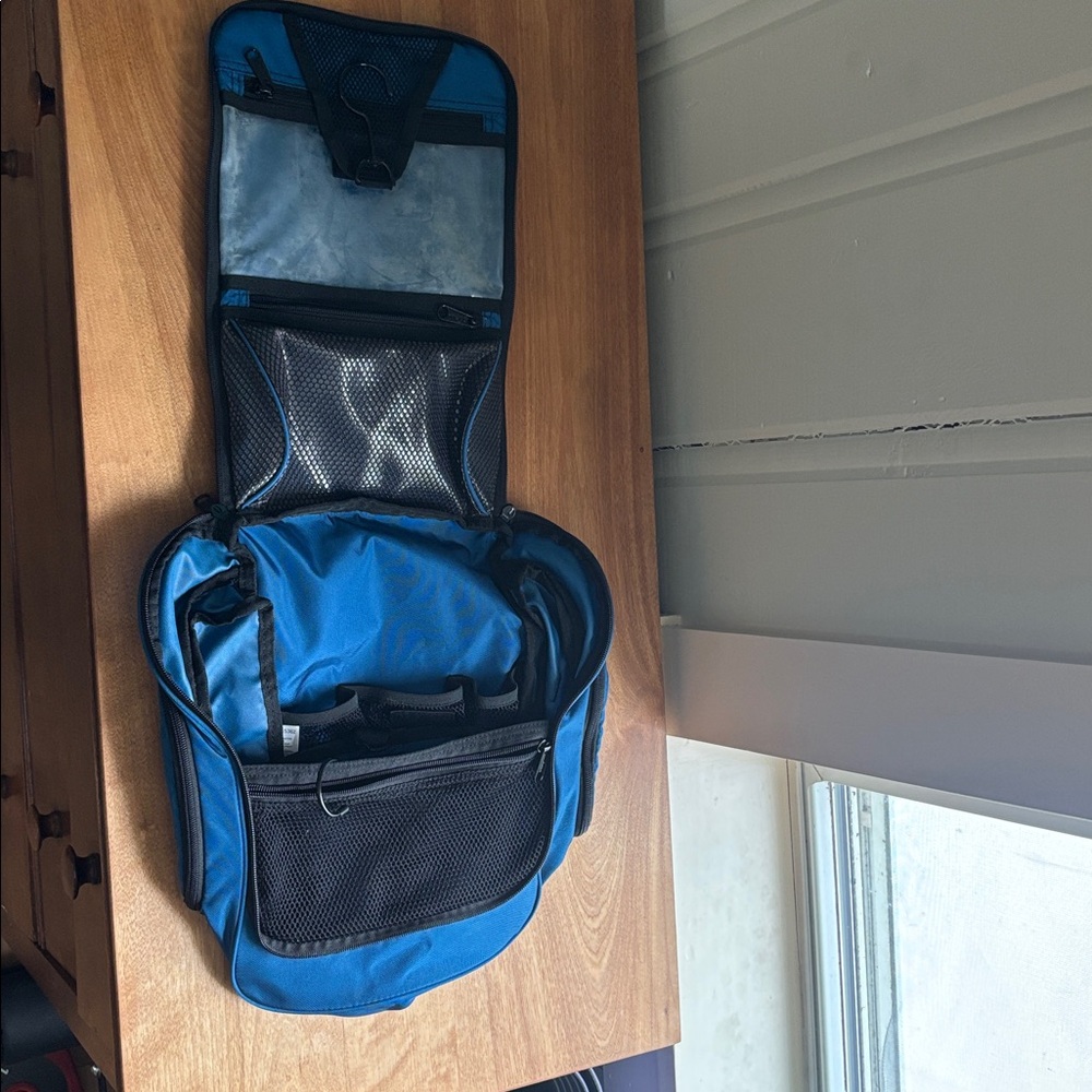 LL Bean toiletries bag dopp kit - Picture 2 of 3
